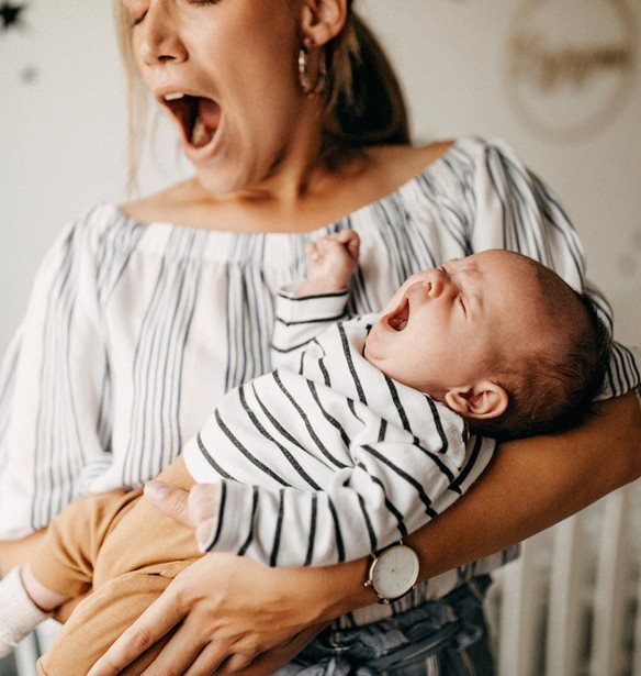3 σωτήρια tips για τις μαμάδες που δεν κοιμούνται αρκετά το βράδυ