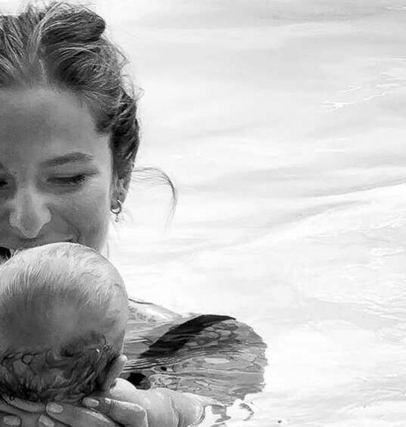 "Ήμασταν από τους τυχερούς": Η Εριέττα Κούρκουλου Λάτση για τον πρόωρο τοκετό της