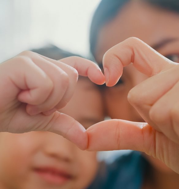 Αύξηση στις υιοθεσίες στην Ελλάδα: Σε 301 ανήλθαν πέρυσι οι πράξεις υιοθεσίας