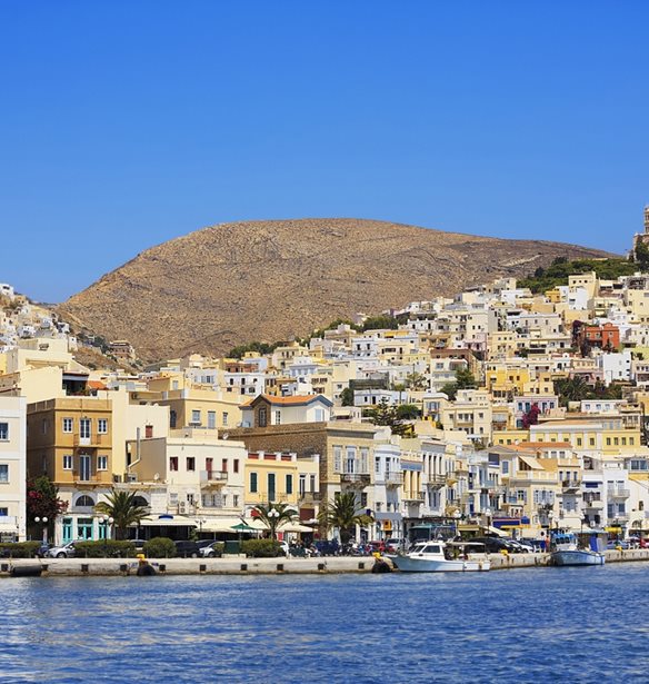 "Ηλιόλουστα τοπία, ασβεστωμένα χωριά και αυθεντικές γεύσεις": Τα δύο ελληνικά νησιά που βρέθηκαν στη 2η θέση διεθνώς για τα μέρη "που πρέπει να μπουν στο bucket list σας"