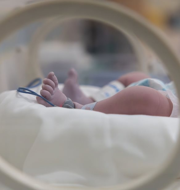 Το άφησε με μόνιμες σωματικές βλάβες: Φυλάκιση τριών ετών σε μητέρα που κακοποιούσε το βρέφος της