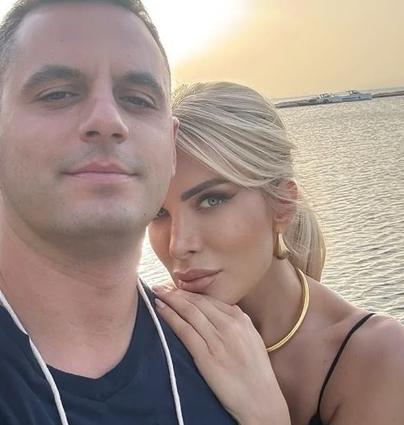 Το φαρδύ πουκάμισο και μια εγκυμοσύνη που έγινε viral πριν καν ανακοινωθεί