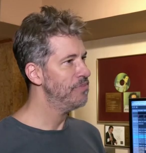 Ο Χάρης Βαρθακούρης αποκαλύπτει το ταλέντο της μικρής του κόρης Λιόνας στο τραγούδι