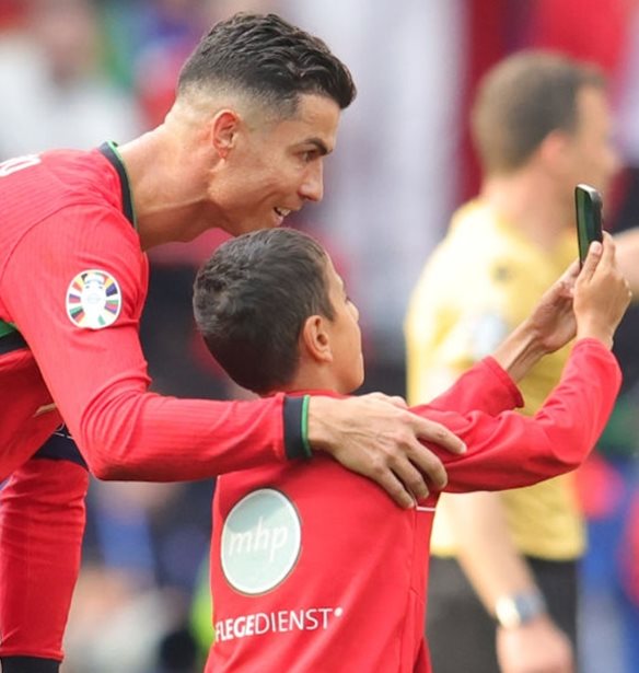 Από τον Νόβακ Τζόκοβιτς μέχρι τον Κριστιάνο Ρονάλντο: Oι διάσημοι που δεν αφήνουν τα παιδιά τους να έχουν smartphones