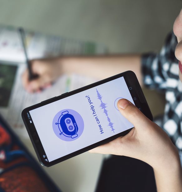 AI και παιδιά: Τι πρέπει να γνωρίζουμε οι γονείς για τα όρια στη χρήση των chatbots