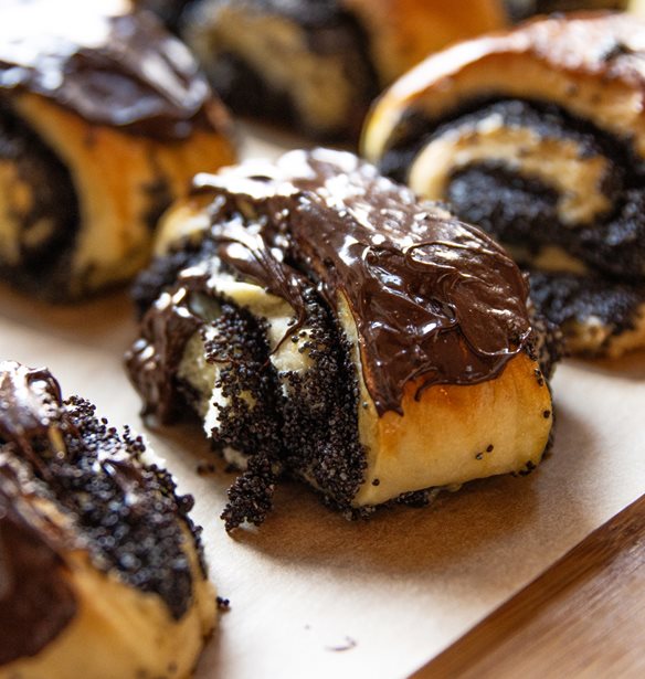 Εύκολα και λαχταριστά ρολάκια σοκολατας σε 15 λεπτά