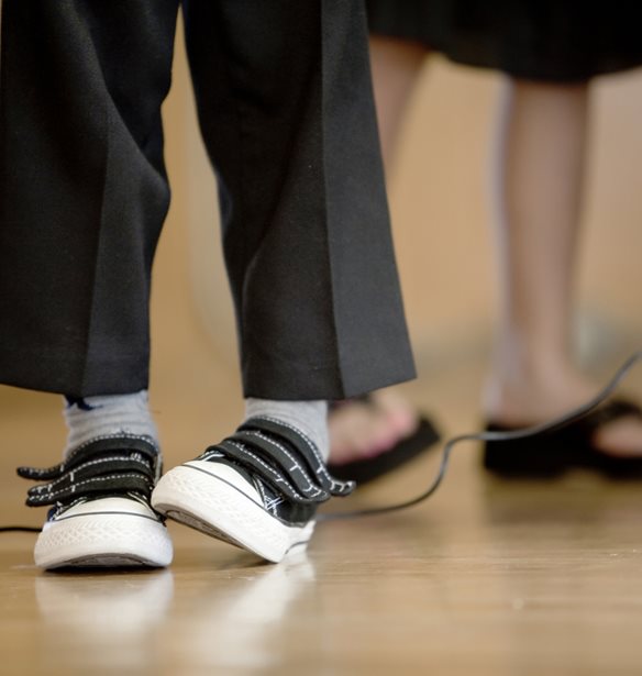 Οι Millennial γονείς μεγαλώνουν παιδιά-βέλκρο: Στενή σύνδεση ή υπερβολική προσκόλληση;