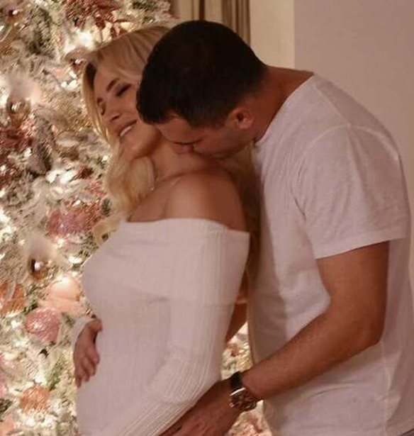 Η Κατερίνα Καινούργιου σε μια αποκάλυψη για τους νονούς του παιδιού της