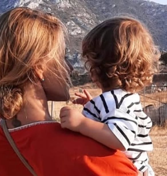 Παναγιώτης-Αντώνιος Κικίλιας- Για τοξοβολία με τη μαμά του, Τζένη Μπαλατσινού