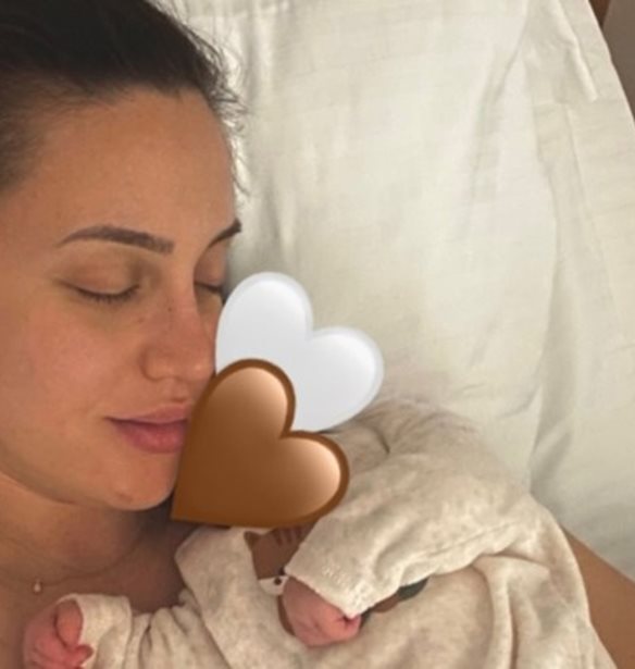 Η Άννα Κορακάκη μιλά για τη γέννηση της κόρης της: "Η προσαρμογή είναι δύσκολη αρκετά"