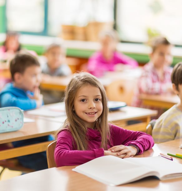 7 σημάδια που δείχνουν ότι το παιδί σου είναι χαρούμενο στο σχολείο