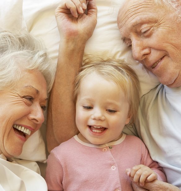 Είναι το μωρό μου ευτυχισμένο όταν μένει με τον παππού και τη γιαγιά;