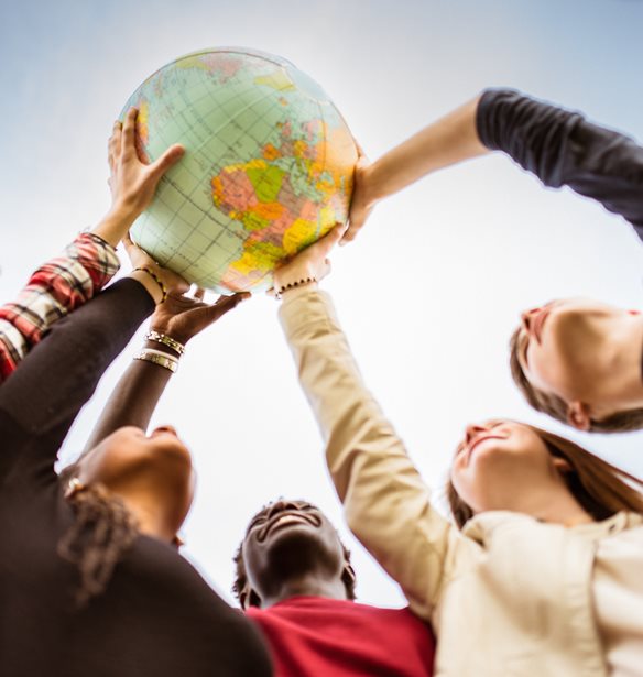 Σχολεία στην Ελλάδα ενώνονται με σχολεία από όλο τον κόσμο για να αντιμετωπίσουν τη ρύπανση από τα πλαστικά