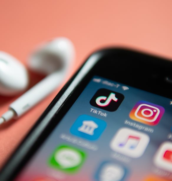 Πέντε γονείς μηνύουν το TikTok για τον θάνατο των παιδιών τους από επικίνδυνα challenges