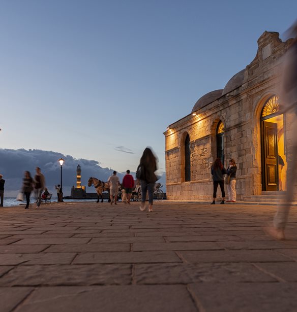 Εφιαλτική εκδρομή στα Χανιά - 12 μαθητές από την Αθήνα διακομίστηκαν σε Κέντρο Υγείας με συμπτώματα δύσπνοιας