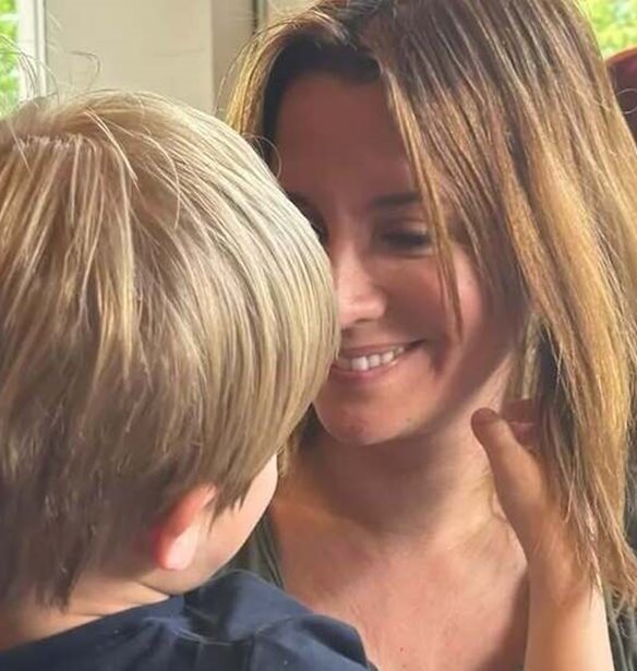 Νίκη Λυμπεράκη | Ο γιος της τής ευχήθηκε με την πιο γλυκιά έκπληξη