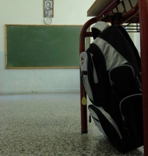 Πετράλωνα: Επίθεση εξωσχολικών σε μαθητή Λυκείου μετά τον αγιασμό - Τον απείλησαν και τον τραυμάτισαν