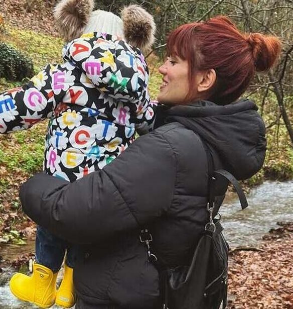 Μαίρη Συνατσάκη: "Δεν έχω συνηθίσει να την αφήνω, είναι υγιές αλλά..."