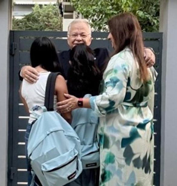 Back to school! Αγαπημένοι μας διάσημοι γονείς αποχαιρετούν τα παιδάκια τους την πρώτη μέρα του σχολείου