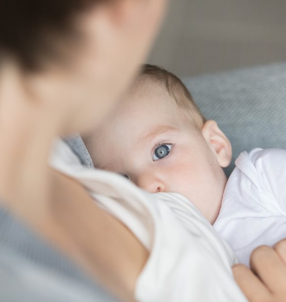 6 τρόποι με τους οποίους το μητρικό γάλα προσαρμόζεται στις ανάγκες του μωρού σου