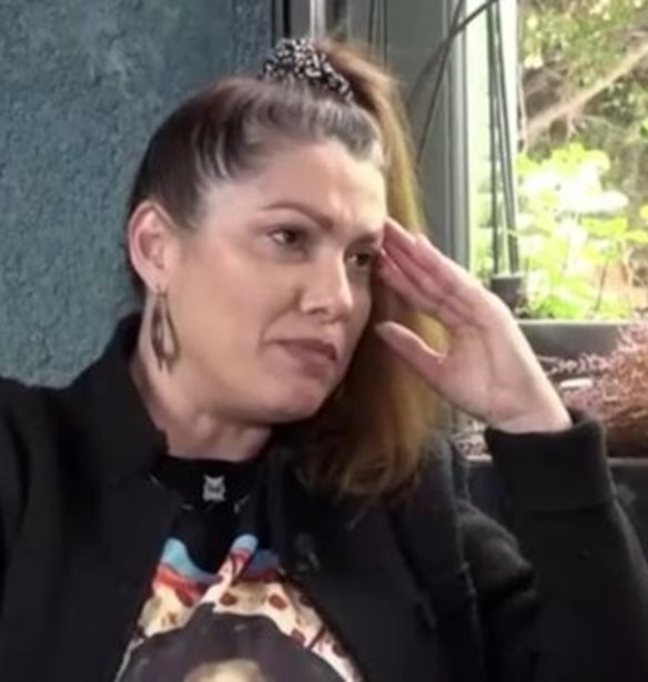 Κλέλια Ρένεση: "Ο μπαμπάς υπάρχει σαν φιγούρα, μια παρουσία σπανιότατη στη δική μας την περίπτωση