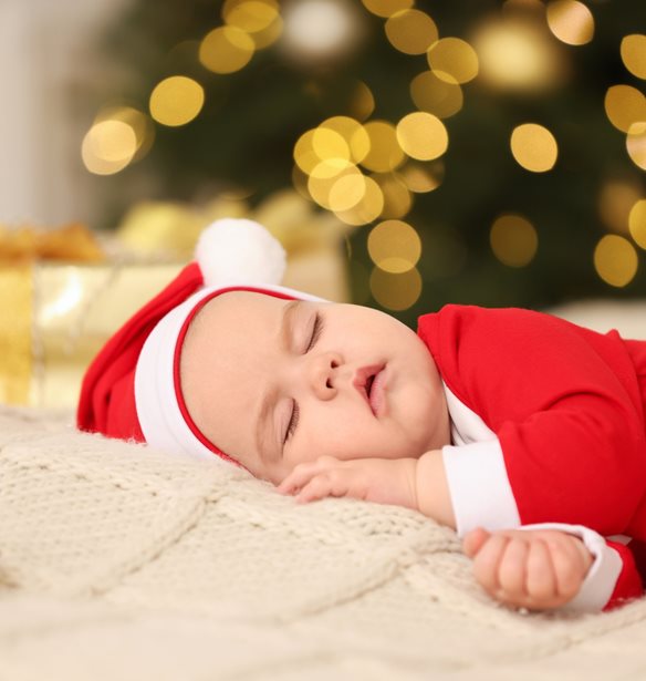 Πώς διατηρείς τη ρουτίνα του μωρού μέσα στο γιορτινό χάος;