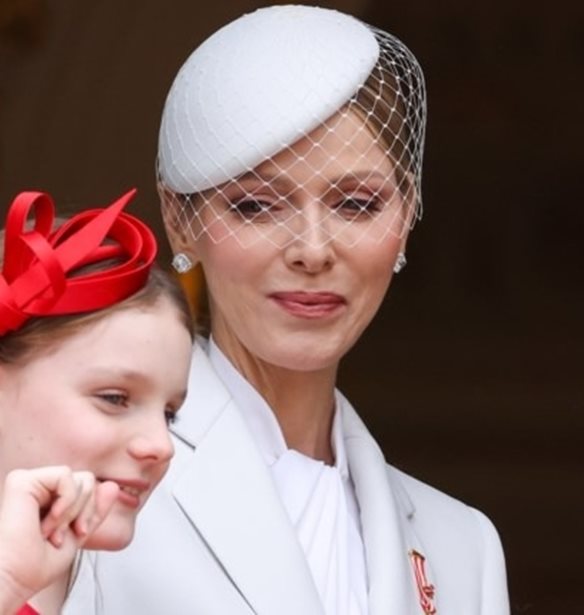H νέα εμφάνιση της πριγκίπισσας Σαρλίν με τα παιδιά της - Mε πανάκριβα ρούχα μητέρα και κόρη