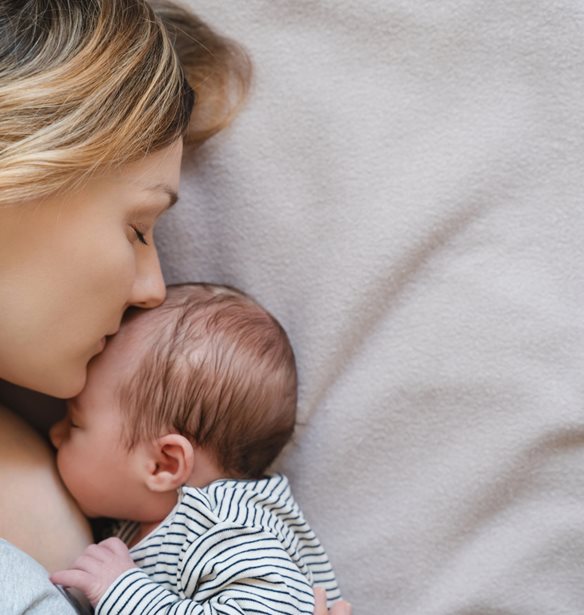 Πώς η καισαρική επηρεάζει τον ύπνο της μαμάς