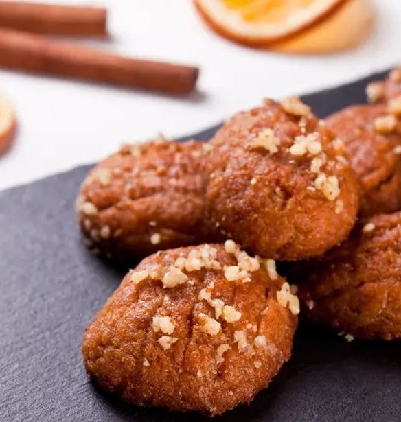 Παραδοσιακά μελομακάρονα με σιμιγδάλι- Το απόλυτο γλυκό των γιορτών