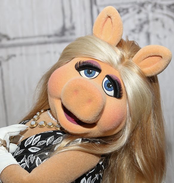 Miss Piggy: Η Muppet ηρωίδα που μας έμαθε ότι τα κορίτσια είναι πρωταγωνίστριες επιστρέφει με δική της ταινία!