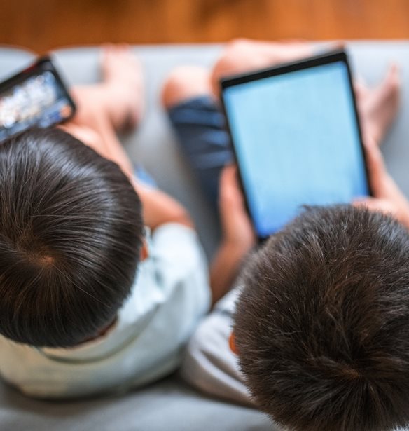 Πόσο ασφαλές είναι το TikTok για τον παιδικό εγκέφαλο; Όσα πρέπει να ξέρει κάθε γονιός