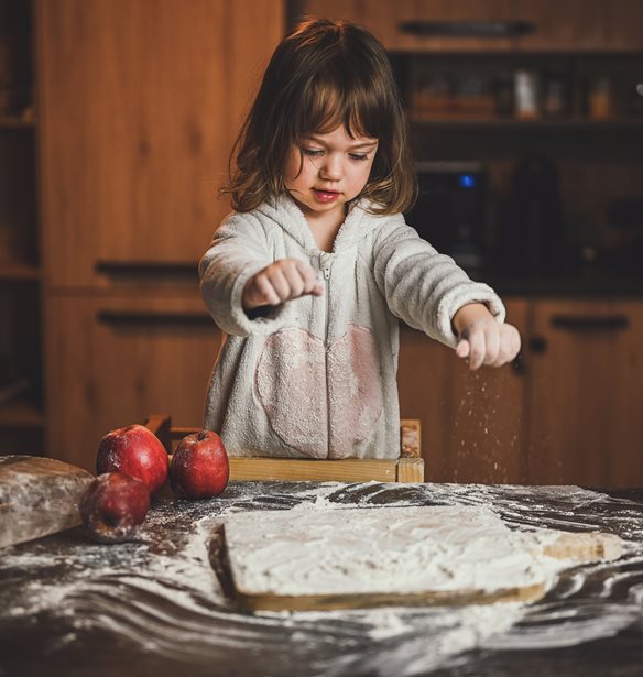 Messy play στο σπίτι με μια πατάτα- Το παιχνίδι που ενισχύει τη γλωσσική ανάπτυξη
