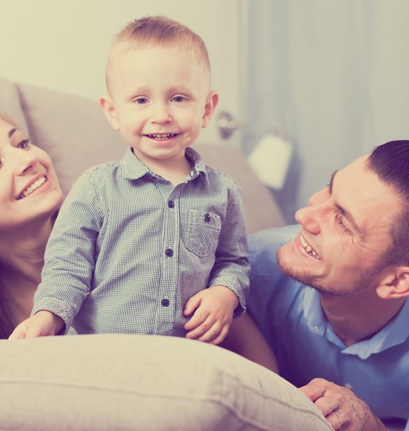 Μήπως η σύγχρονη ανατροφή παιδιών διαλύει ακόμη και τους πιο δυνατούς γάμους;