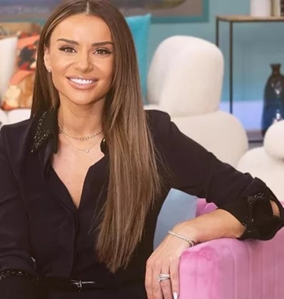 Ελένη Τσολάκη: Αυτό το ιδιαίτερο στολίδι διάλεξε για τα πρώτα Χριστούγεννα της κόρης της