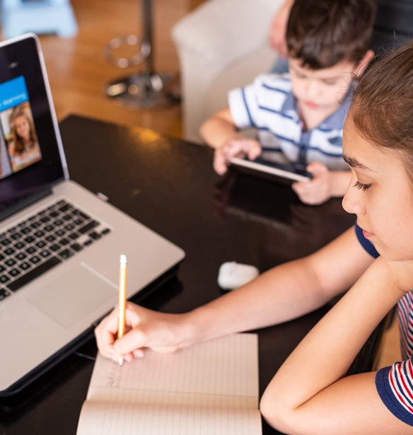 Κλειστά σχολεία: Αντίδραση των εκπαιδευτικών για την τηλεκπαίδευση και το κλείσιμο των σχολείων