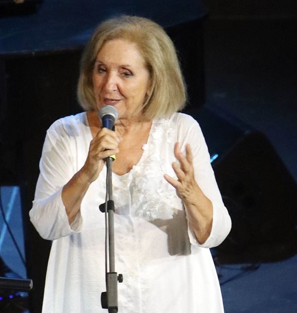 Κάρμεν Ρουγγέρη: "Κρατάω όσο μπορώ χαμηλότερα το εισιτήριο - Βλέπω ότι το βάζουν πολύ πιο ακριβά οι άλλοι"