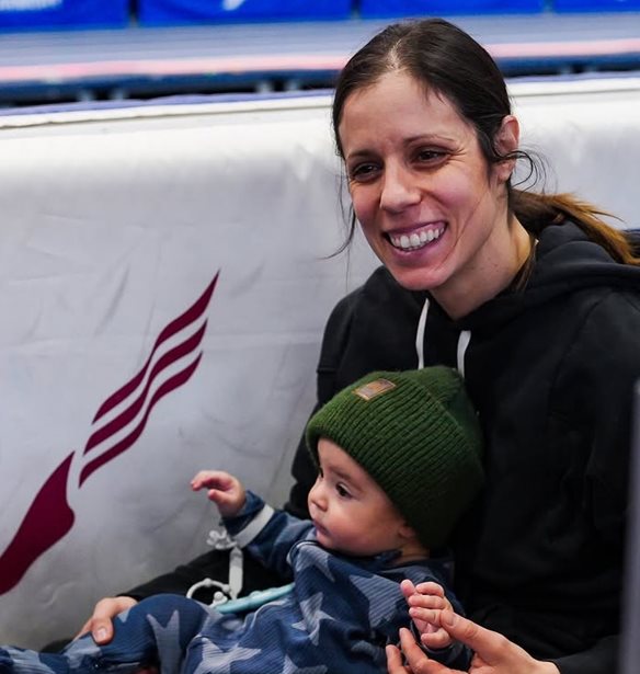 Κατερίνα Στεφανίδη: Στον πρώτο της αγώνα μετά τη γέννα, αγκαλιά με τον γιο της