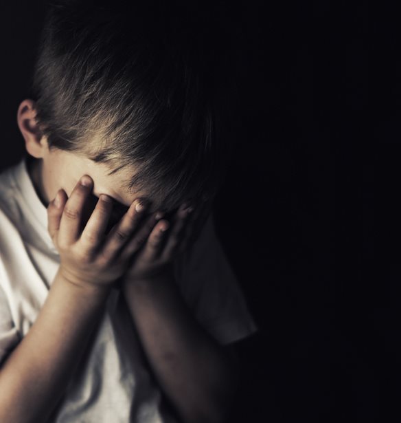 55χρονη στη Θεσσαλονίκη κατηγορείται ότι βίαζε τον 9χρονο γιο της οικιακής βοηθού