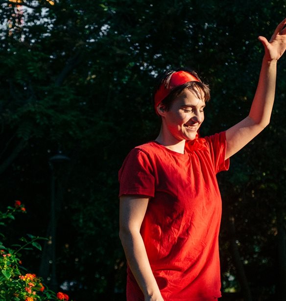 "Ο κόσμος που θέλουν τα παιδιά": Η Σοφία Σίμου μιλά για το Γαϊτανάκι και την αληθινή φωνή των παιδιών στη γραφή της Ζωρζ Σαρή