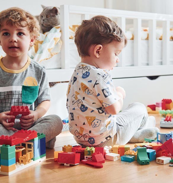 Πώς μαθαίνουμε στο παιδί να "παίζει όμορφα" με τους άλλους;