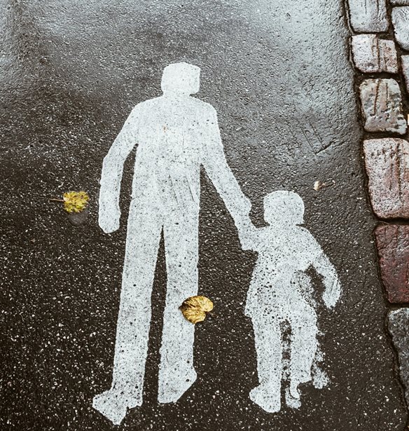 "Δεν αντέχω να το βλέπω να αγχώνεται. Και για να το βοηθήσω… καμιά φορά του κάνω εγώ τις ασκήσεις"