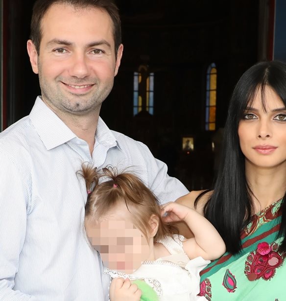 "Δεν θα ξυπνούσε, αν κοιμόταν": Η εξομολόγηση της Άννας Μπεζάν για την υγεία της κόρης της μετά τη γέννησή της