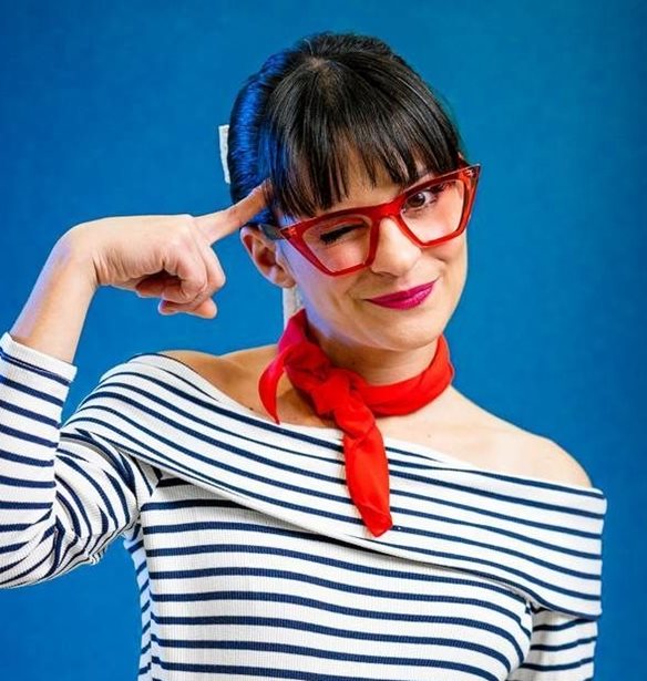 "Η φαντασία είναι εργαλείο για την εξέλιξη": Η Λυδία Σγουράκη μας μιλάει για την παιδική παράσταση "Αλίκη στη χώρα των ψαριών"