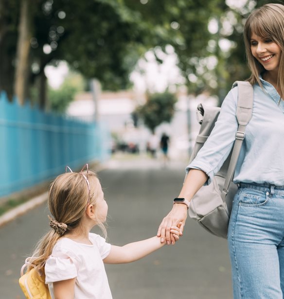 "Obstacle parenting": Μήπως οι γονείς πρέπει να κάνουμε τη ζωή των παιδιών μας πιο δύσκολη;
