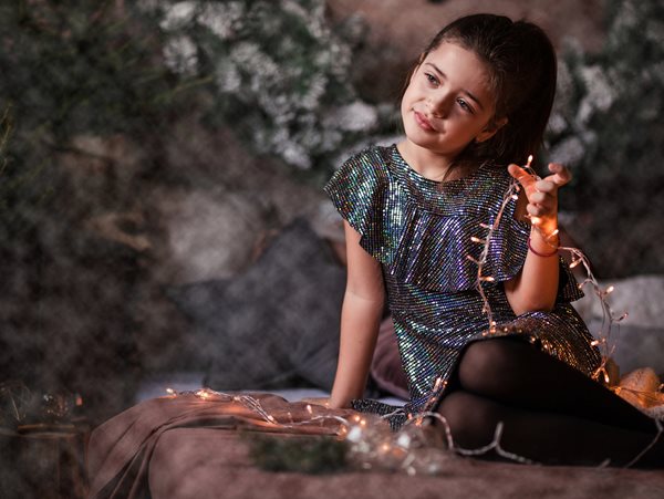 6 γιορτινά φορέματα για μικρές fashionistas που εμπνευστήκαμε από το look της Ολίβιας Στρατή