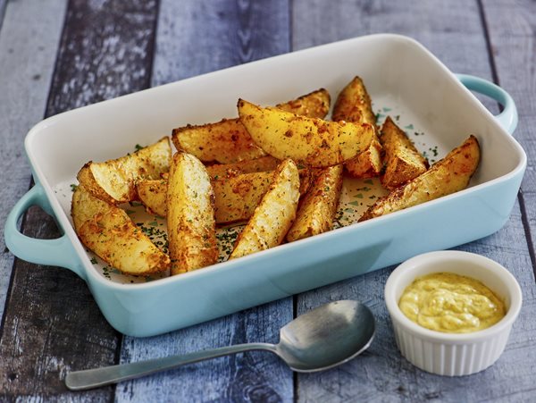 Τραγανές πατάτες φούρνου- Η εύκολη συνταγή για το εορταστικό τραπέζι