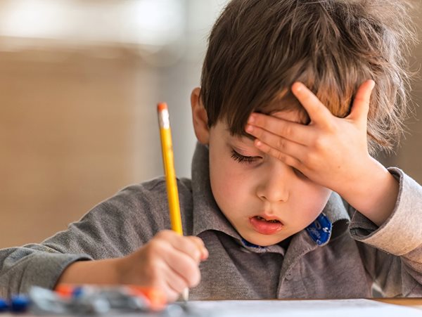 Παιδίατρος: "Το παιδί δεν πρέπει να γυρνάει στο σχολείο σε όλες τις περιπτώσεις όταν είναι απύρετο 24 ώρες"