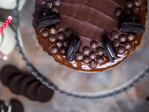 Κέικ με μπισκότο Oreo: Το ιδανικό γλυκό για την ημέρα των ερωτευμένων