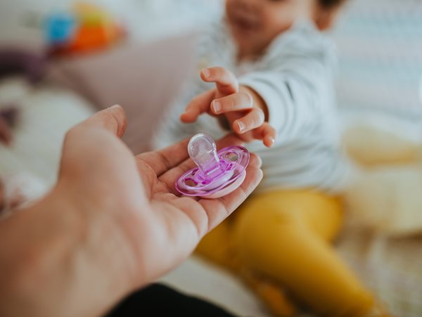 Η μέρα που η πιπίλα θα φύγει: Tips για μια ήρεμη μετάβαση