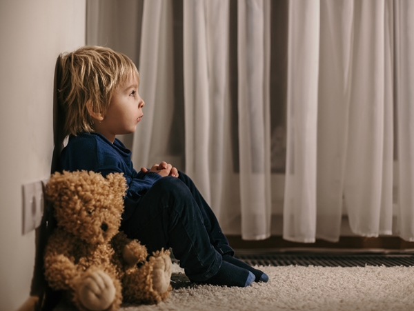 Φοβίες στην παιδική ηλικία: Οδηγός ανά ηλικία για γονείς